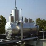 Feed water tank with trickling deaerators for outdoor installation
